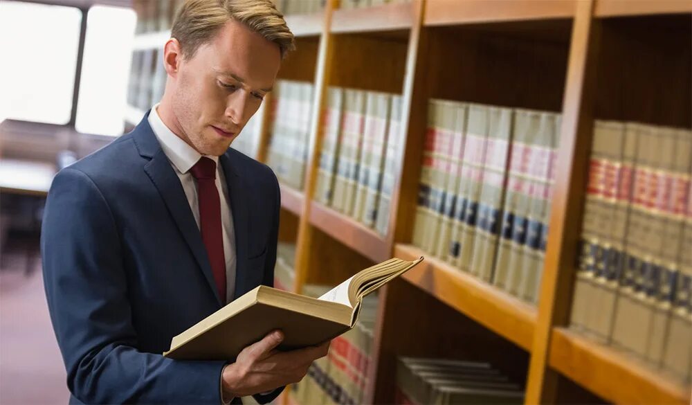 Профессия юрист. Юрист в суде. Юрист в суде. Фото юриста на аватарку. Юриспруденция.