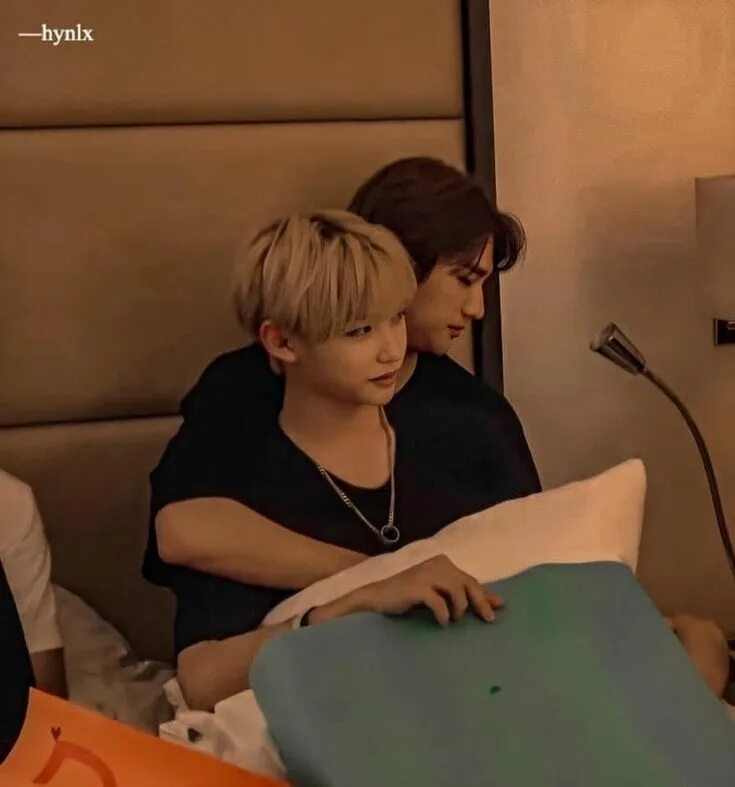 Минсоны фф. Stray kids gods menu. Minsung stray kids. Хёнликсы stray kids. Stray kids thunderous обложка.