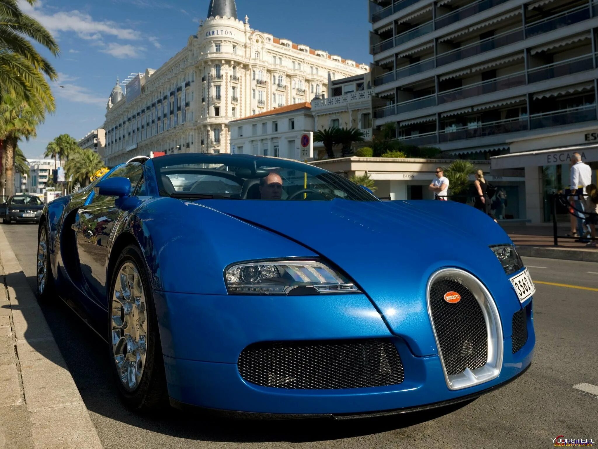 Самые крутые фотки. Бугатти Вейрон. Bugatti Veyron 16.4 Grand Sport 2009. Bugatti Veyron Grand Sport 777. Bugatti Veyron синий.