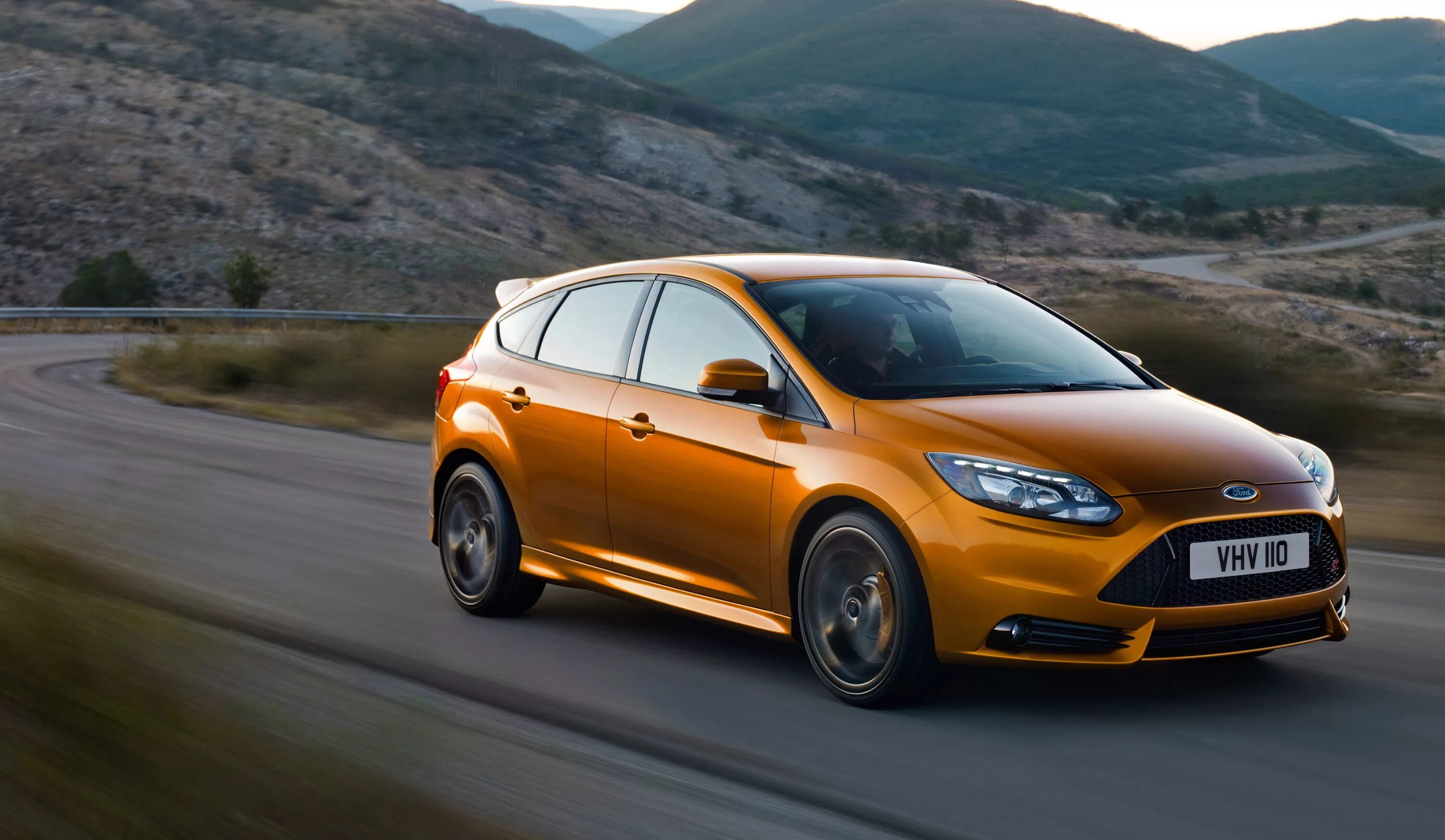 Форд фокус 2012 год хэтчбек. Ford Focus 3 sedan St. Ford Focus St 2010. Ford Focus St 2013. Ford Focus 2012.