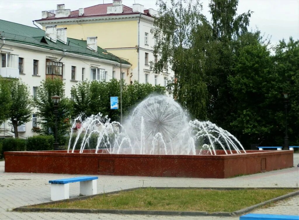 Краснотурьинский городской сайт. Краснотурьинск Центральная площадь. Краснотурьинск фонтан. Краснотурьинск площадь города. Краснотурьинск Свердловская.