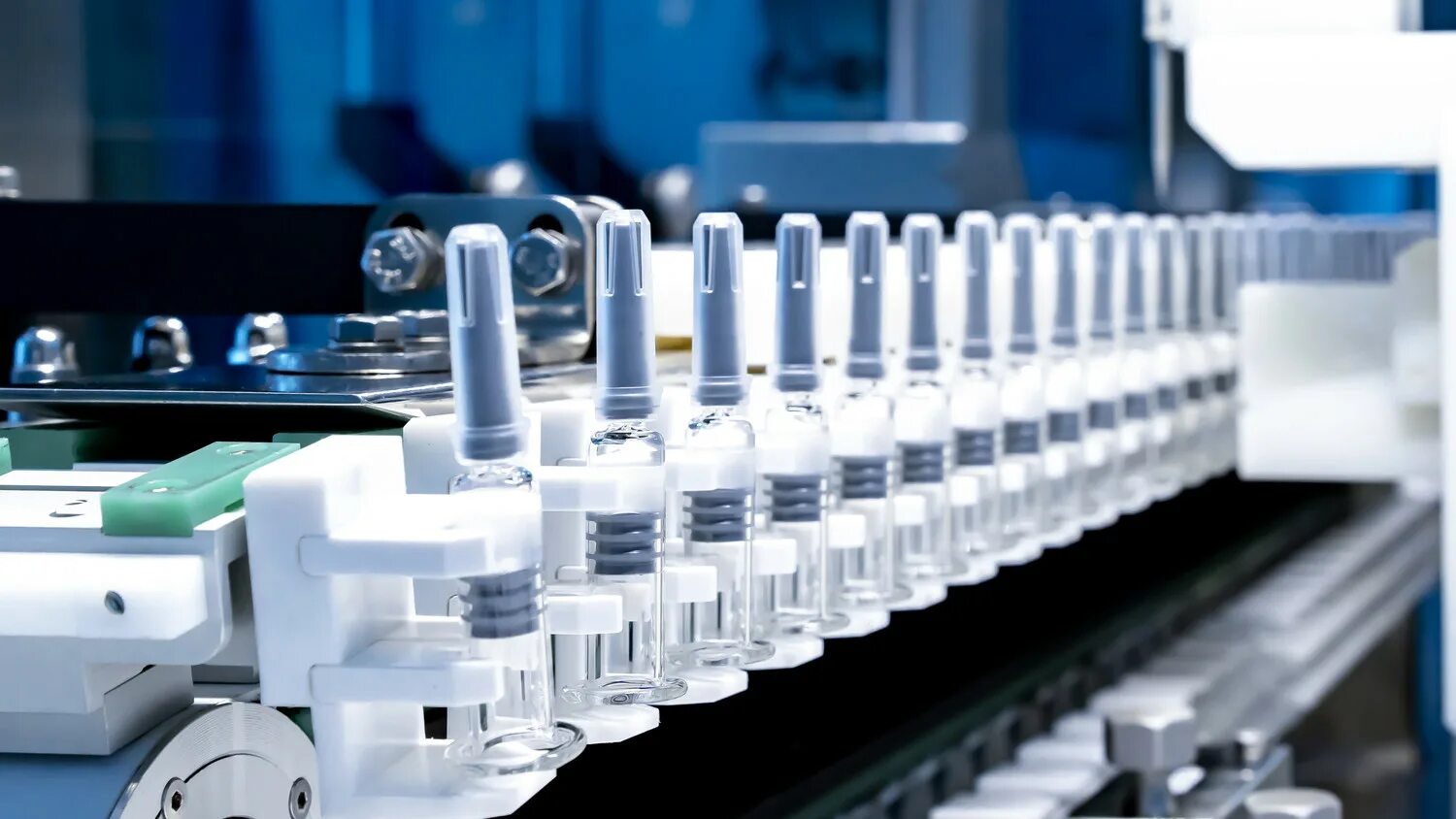 Коронавирус вакцина завод. Биокад (спб) завод. Форт биофармацевтическая компания. Азамат метов фарм эйд. Предприятие по производству вакцин.