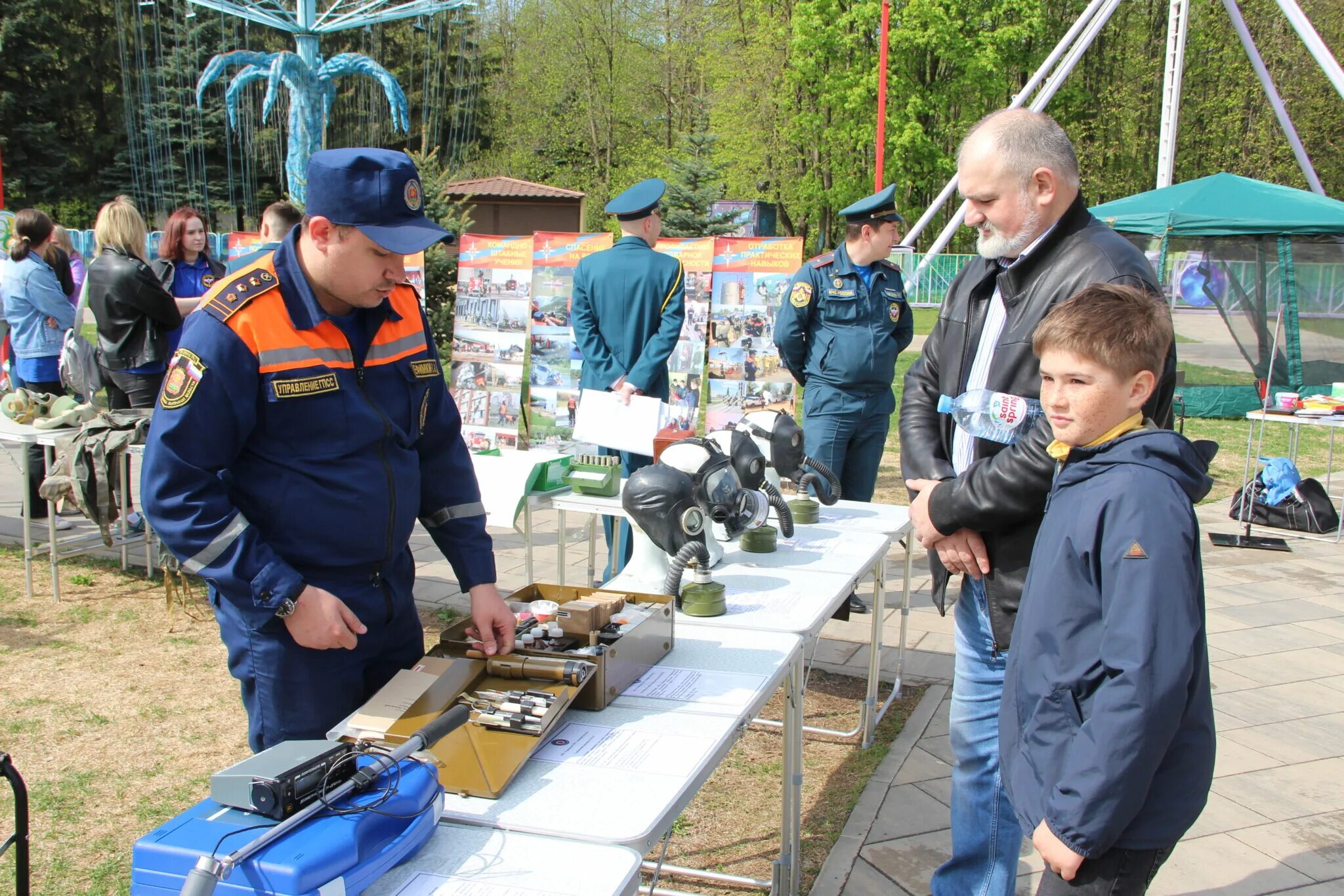 Инспектор пожарной безопасности. Парк пожарных мероприятия. Мероприятия про пожарную безопасность фото. Парк пожарных мероприятия. Парк героев-пожарных во фрунзенском районе.