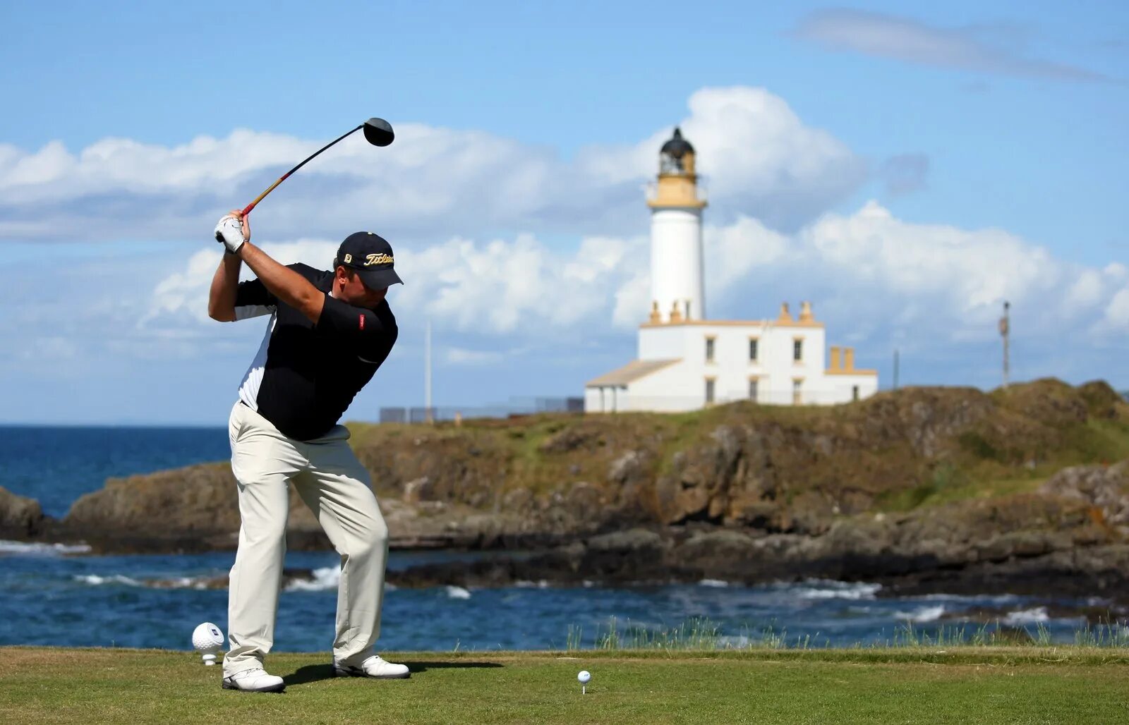 Гольф спорт. Танцующий миллионер джанлуки вакки. Деловой мужчина. Увлечения богатых. Увлечения богатых.