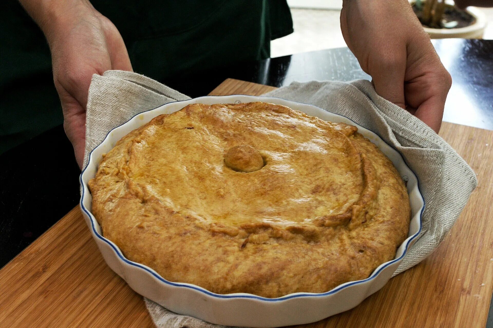 Зур бэлиш. Татарская кухня бэлиш. Бэлеш фото. Татарский пирог балиш. Бэлеш фото.