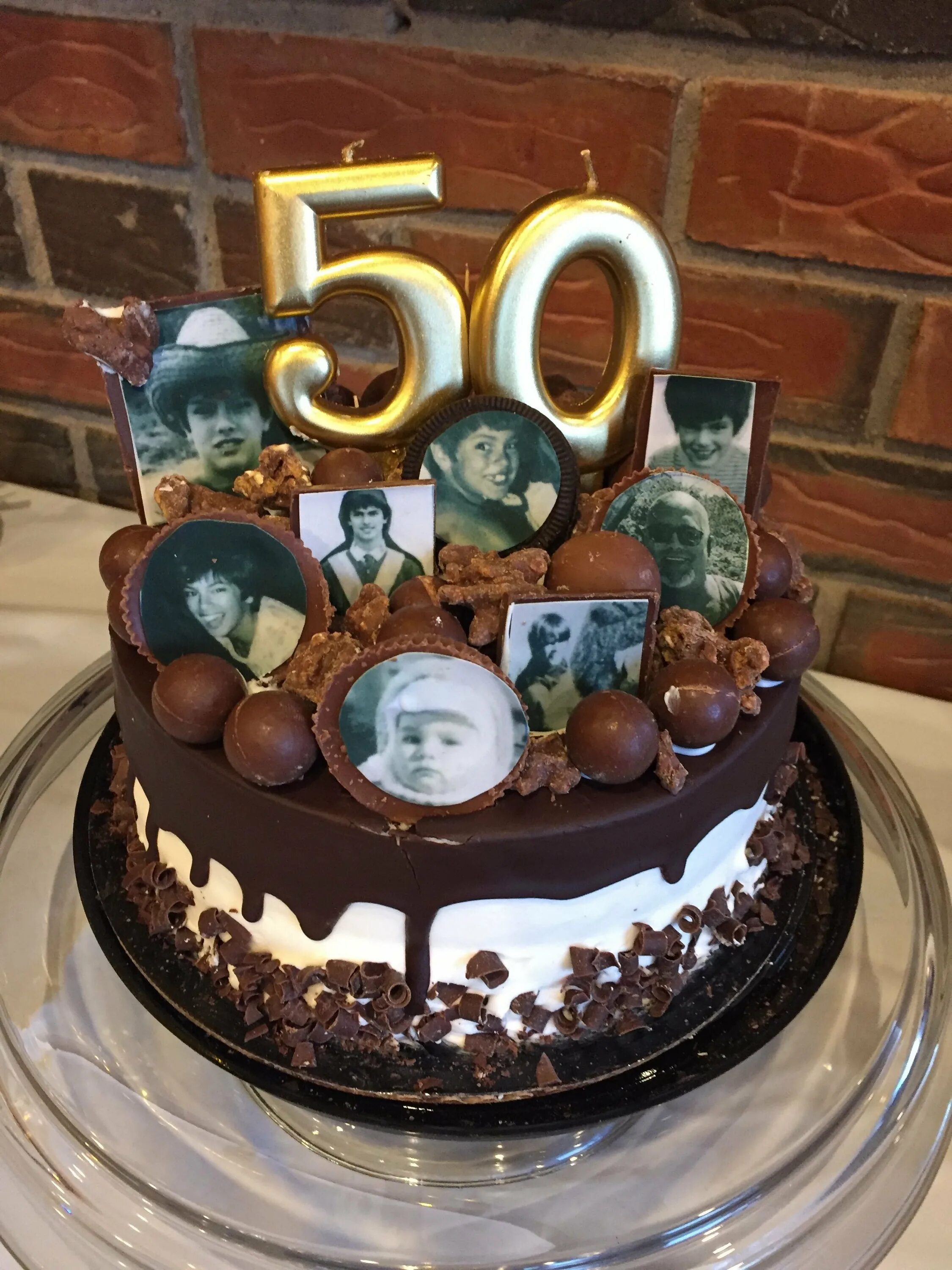 Торт на юбилей мужчине 50. Украшение торта для мужчины 50 лет. Мужской торт на 50 лет. Торт на юбилей 50 лет мужчине. Декор торта для мужчины.