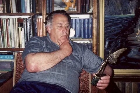 Петрович писатель