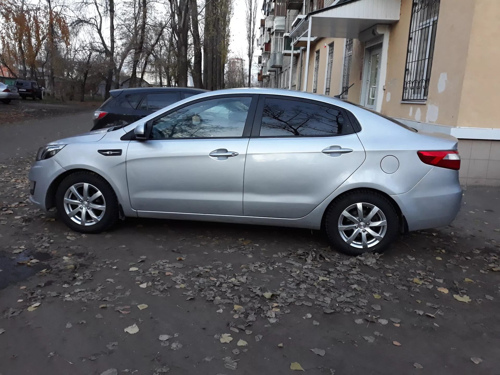 Диски рио 3 r15. Kia rio 3 r15. серая kia rio литье r16. kia rio 4 r15. литьё r 15 kia rio 3.