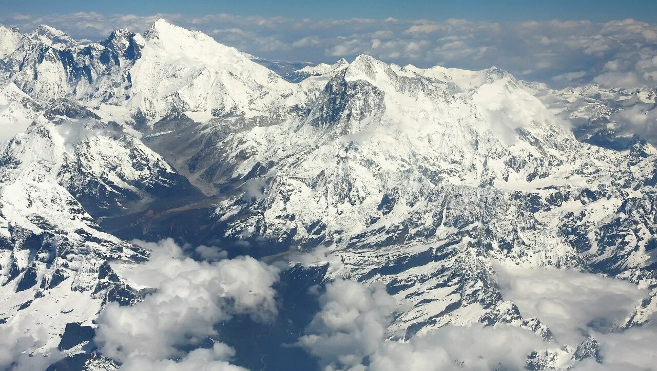 Гималаи Эверест с самолета. Гималаи фото с самолета. Гималаи со спутника. Гималаи вид с самолета. Гималаи род