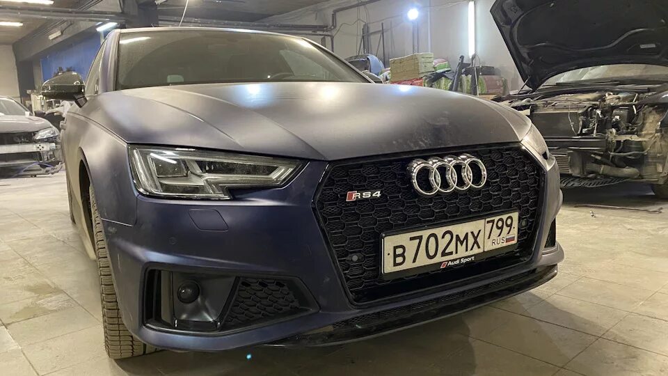 Танк 500 антихром. Audi a4 b9 антихром. Ауди а4 б8 антихром. Антихром решетки Audi a4 b9. Audi a4 b9 черный антихром.