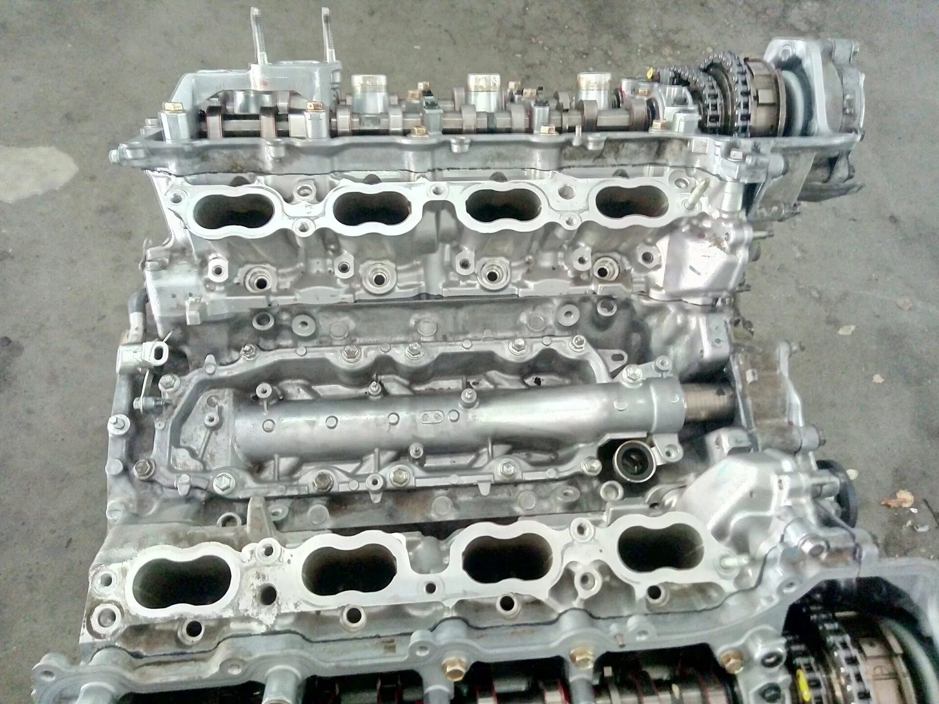 Блок двигателя 3uz fe. Лексус 300 rx блок двигателя. Блок цилиндров lexus lx 570. Шорт-блок двигателя 2 gr fe. 2gr блок цилиндров.