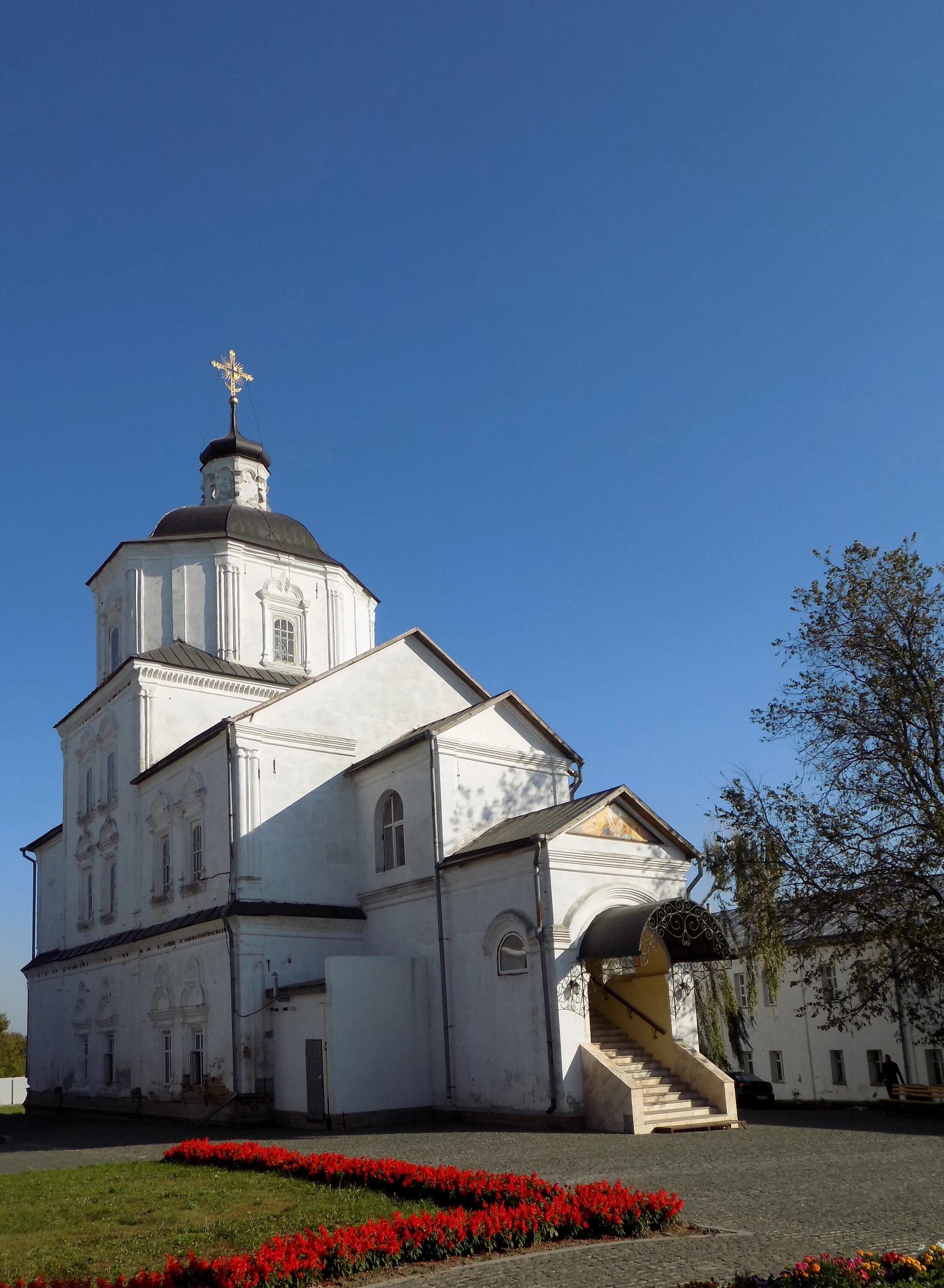 Свято николаевский мужской монастырь рыльск. Рыльский Свято-Николаевский монастырь. Рыльский Свято Никольский монастырь. Свято Николаевский монастырь Рыльск. Рыльский Свято-Николаевский мужской.