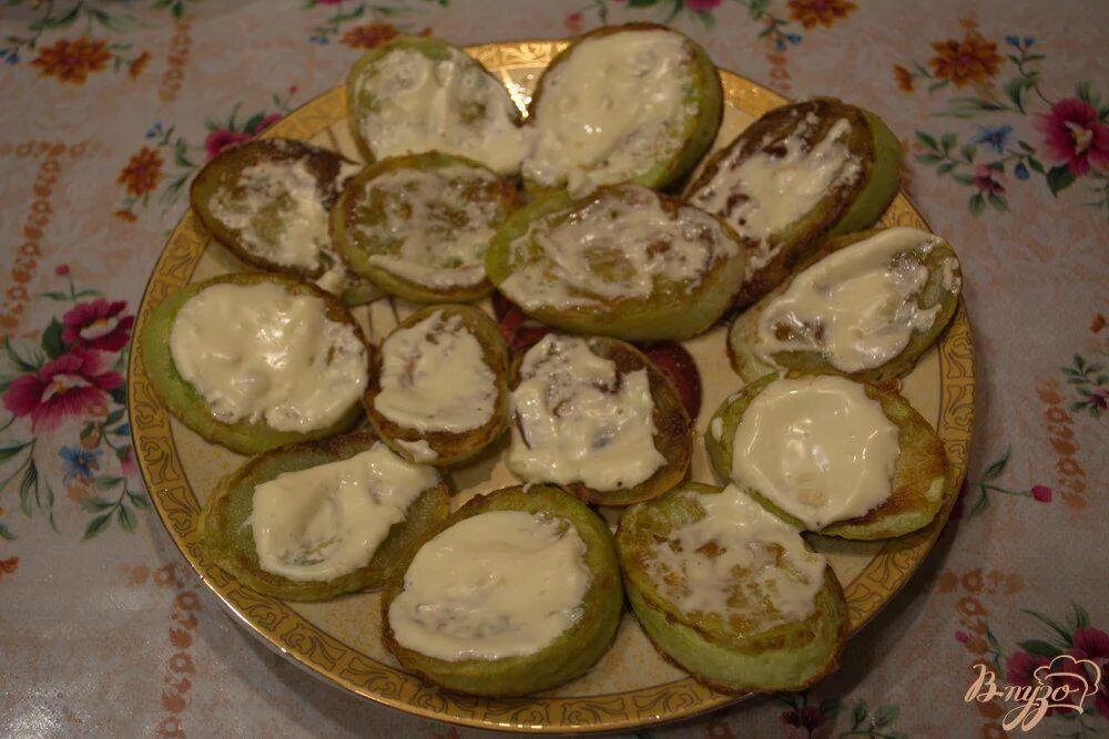 Цукини с брынзой. Кабачок фаршированный брынзой. Кабачки брынза. Кабачки брынза. Кабачок фаршированный брынзой.