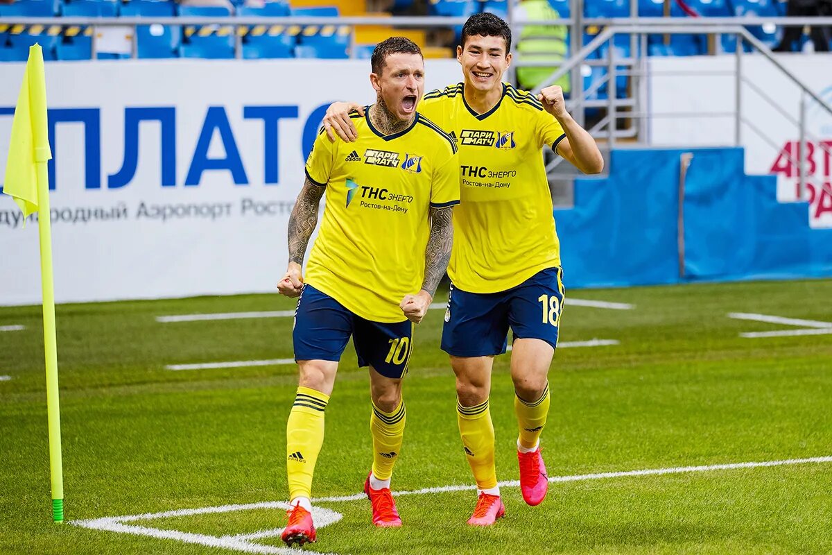 Фк ростов сайт клуба. ФК Ростов 2021. Форма ФК Ростов 2021. FC Rostov игроки ФК «Ростов». Ростов ФК 2018.