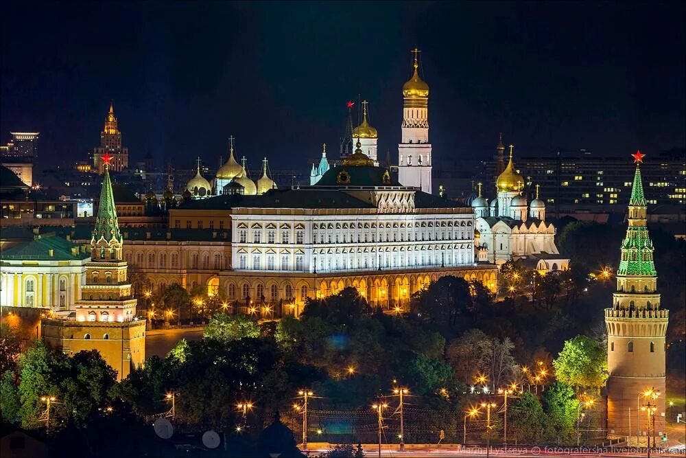 Кремлевский вид. Москва. Большой Кремлевский дворец красная площадь ночь. Кремль Москва.