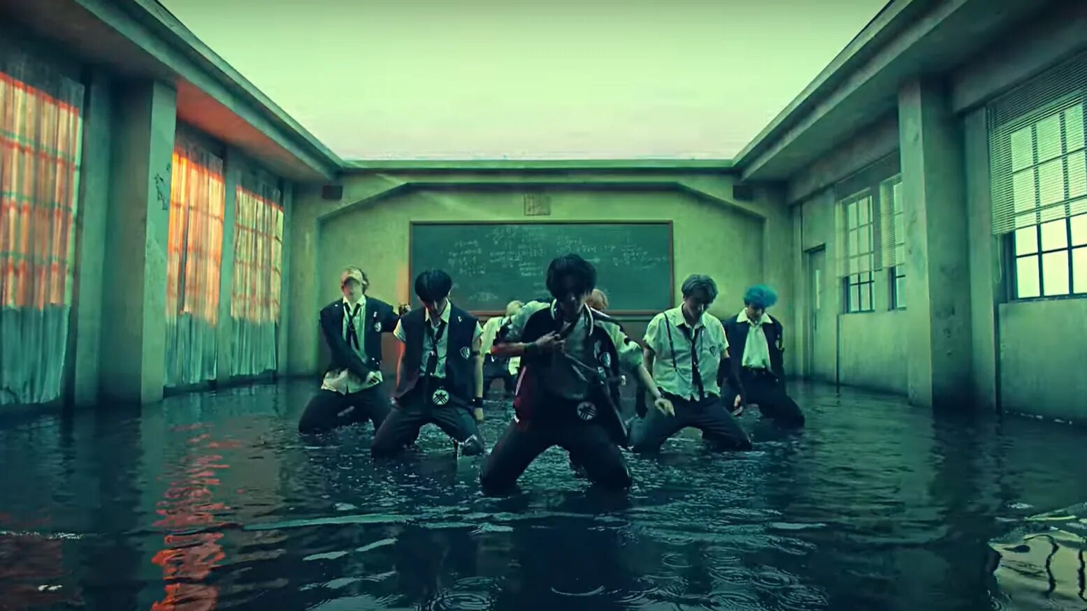 Ateez crescent part 2. Ateez. эйтиз inception. ateez wooyoung inception. ateez эра inception.