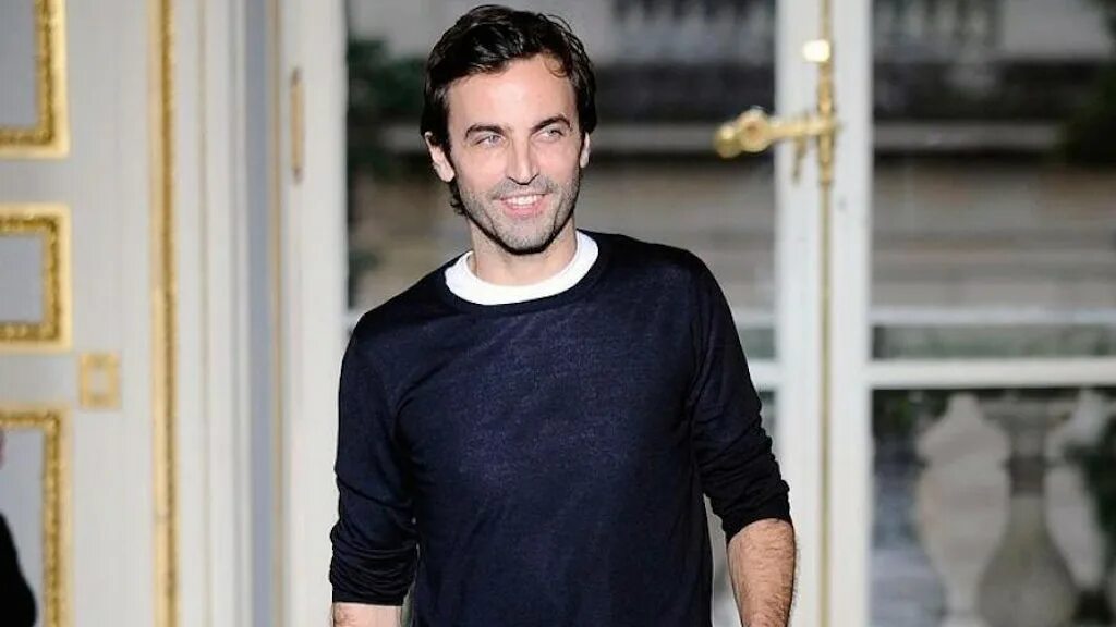 Николя гескьер louis vuitton. Креативный директор луи. Николя жескьер (1997-2012). Коеаотиыный деректор луи витон. Креативный директор луи.