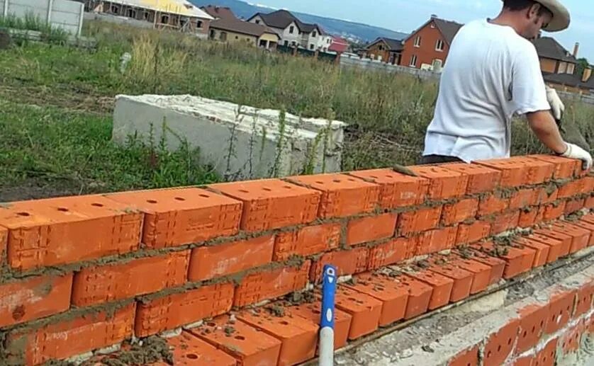 Как класть кладку из кирпича. Ступенчатая кладка кирпича. ступенчатый способ кладки кирпича. смешанная кладка кирпича. ступенчатая кладка стены.