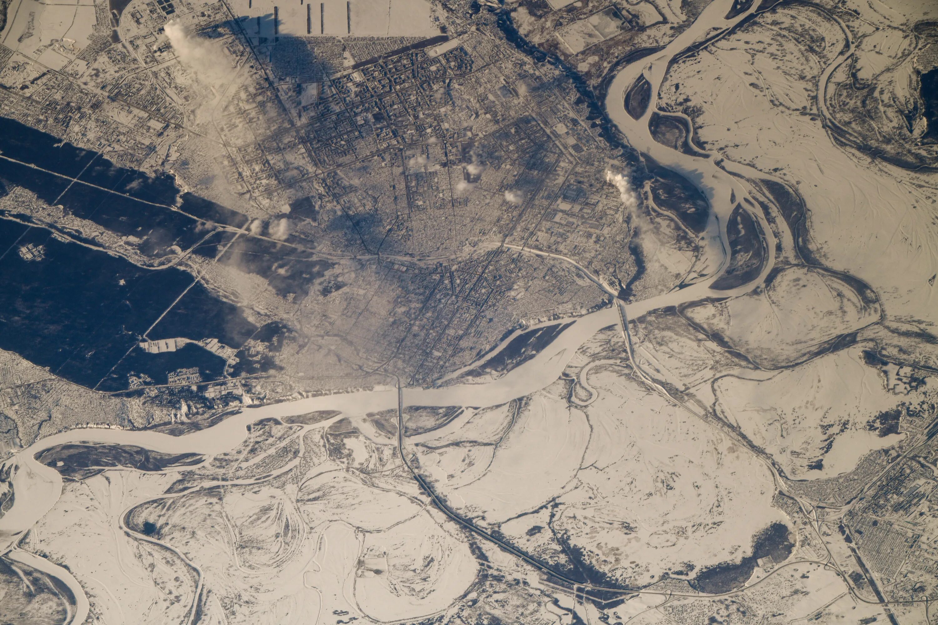 Благовещенск со спутника. Деградация со спутника. Фотография со спутника роскосмоса. Спутниковые снимки глонасс. Новости со спутников.