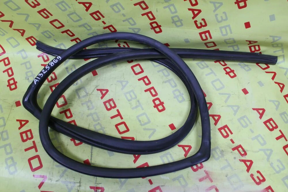 Уплотнитель багажника renault megane 2 седан. Kia rio 2 уплотнитель окна двери. Уплотнитель заднего проема двери. 2110-6107018 уплотнитель. Уплотнитель двери нива шевроле.