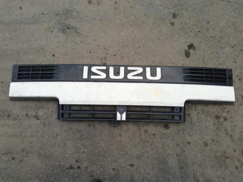 Решетка радиатора исузу. Решётка радиатора исузу эль. Решетка радиатора исузу. Решетка радиатора isuzu fsr 8980302302. Решетка радиатора эльф isuzu узкая кабина.