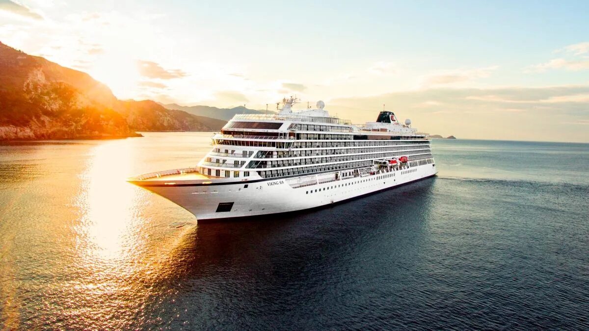 Круиз тревел. Корабль. viking sun кругосветка. картинки круизные лайнеры на берегу моря. viking cruises russia.