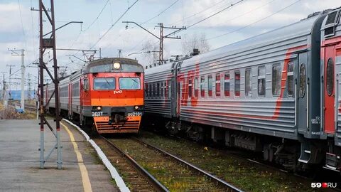 Электричка новогодняя речной