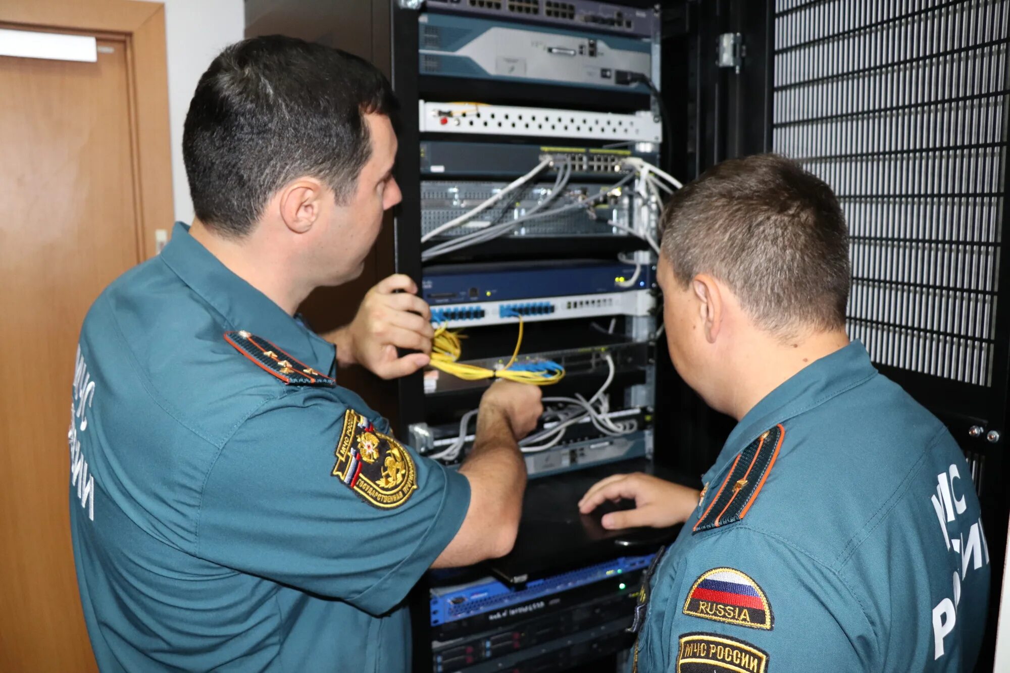 Мчс оперативная информация. Оперативная группа мчс. связь мчс. оперативная группа главного управления. связисты мчс.