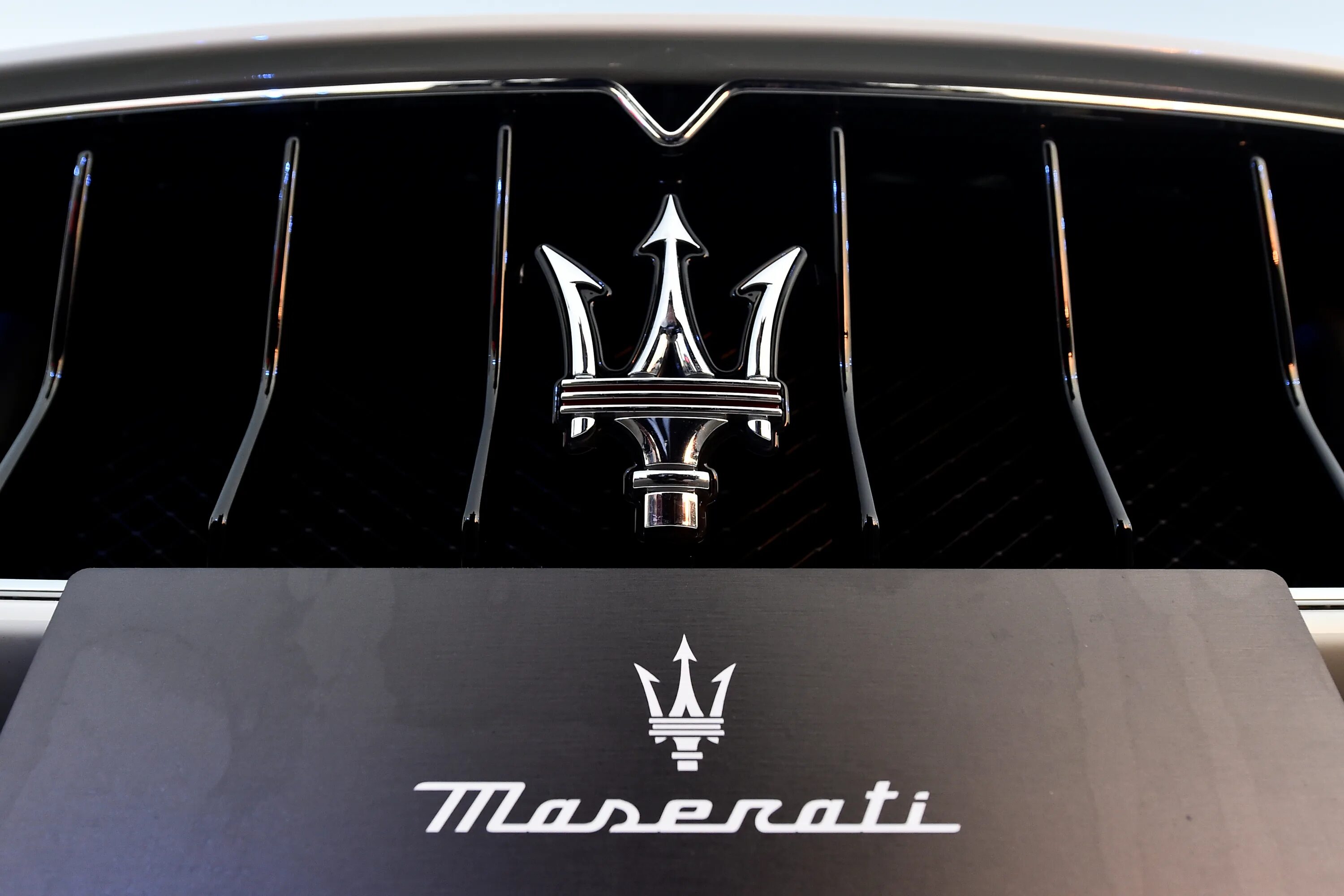Maserati emblem HD phone wallpaper wallpapers.media