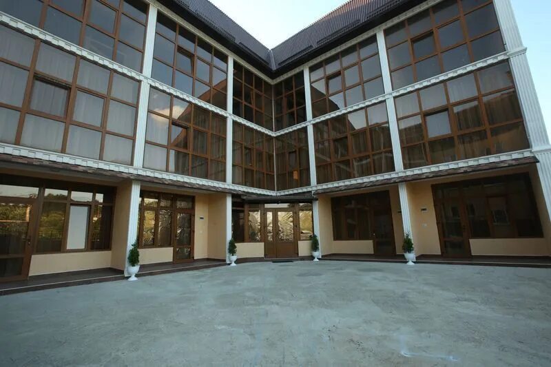 В каком поселке снимали престиж. Гостевой дом престиж якорная щель. вилла престиж якорная щель. п. якорная щель престиж. отель диса якорная щель.