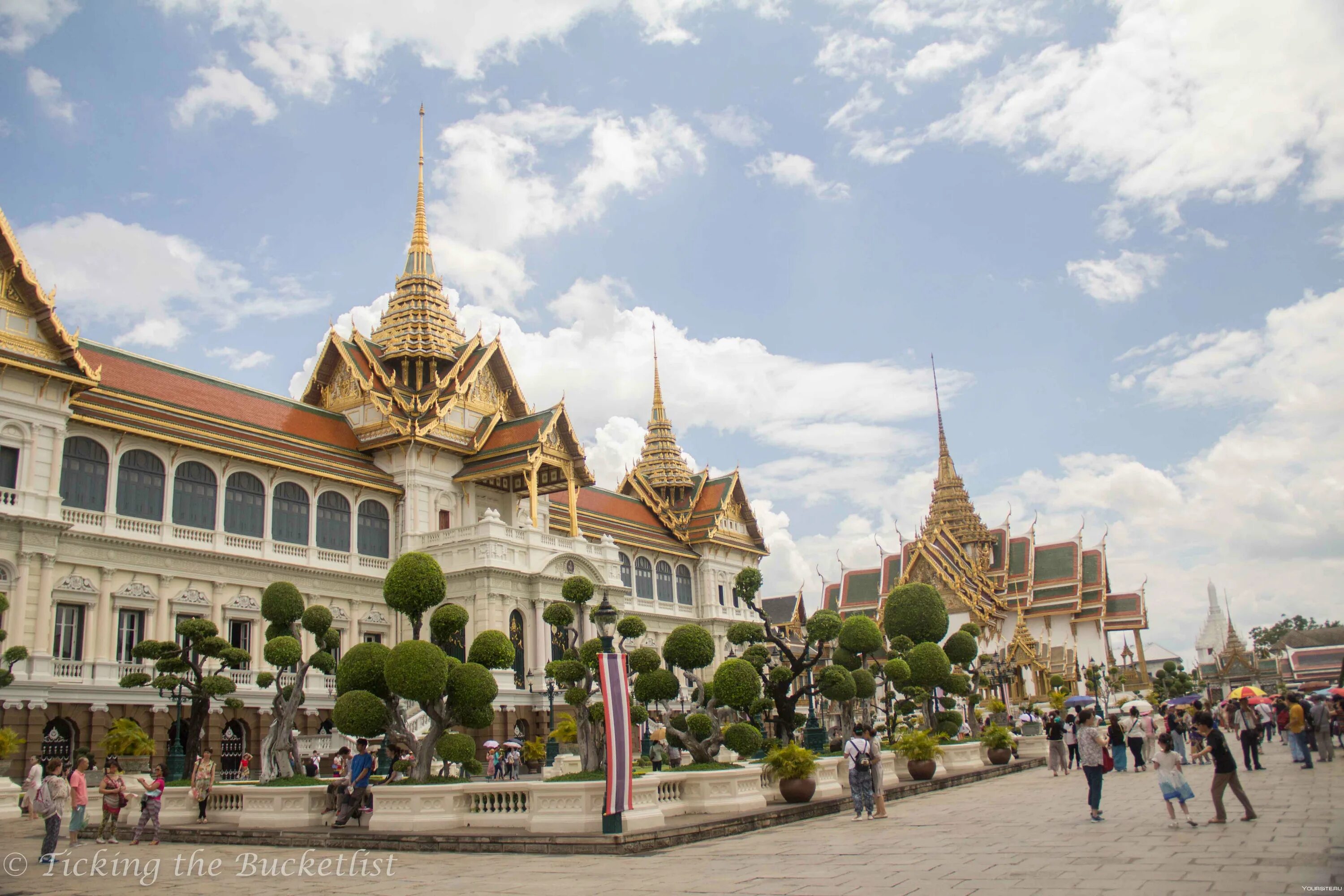 Виды бангкока. Королевский дворец в Бангкоке. Столица Тайланда. Бангкок столица Таиланда. Королевский дворец — резиденция тайского короля Бангкок.