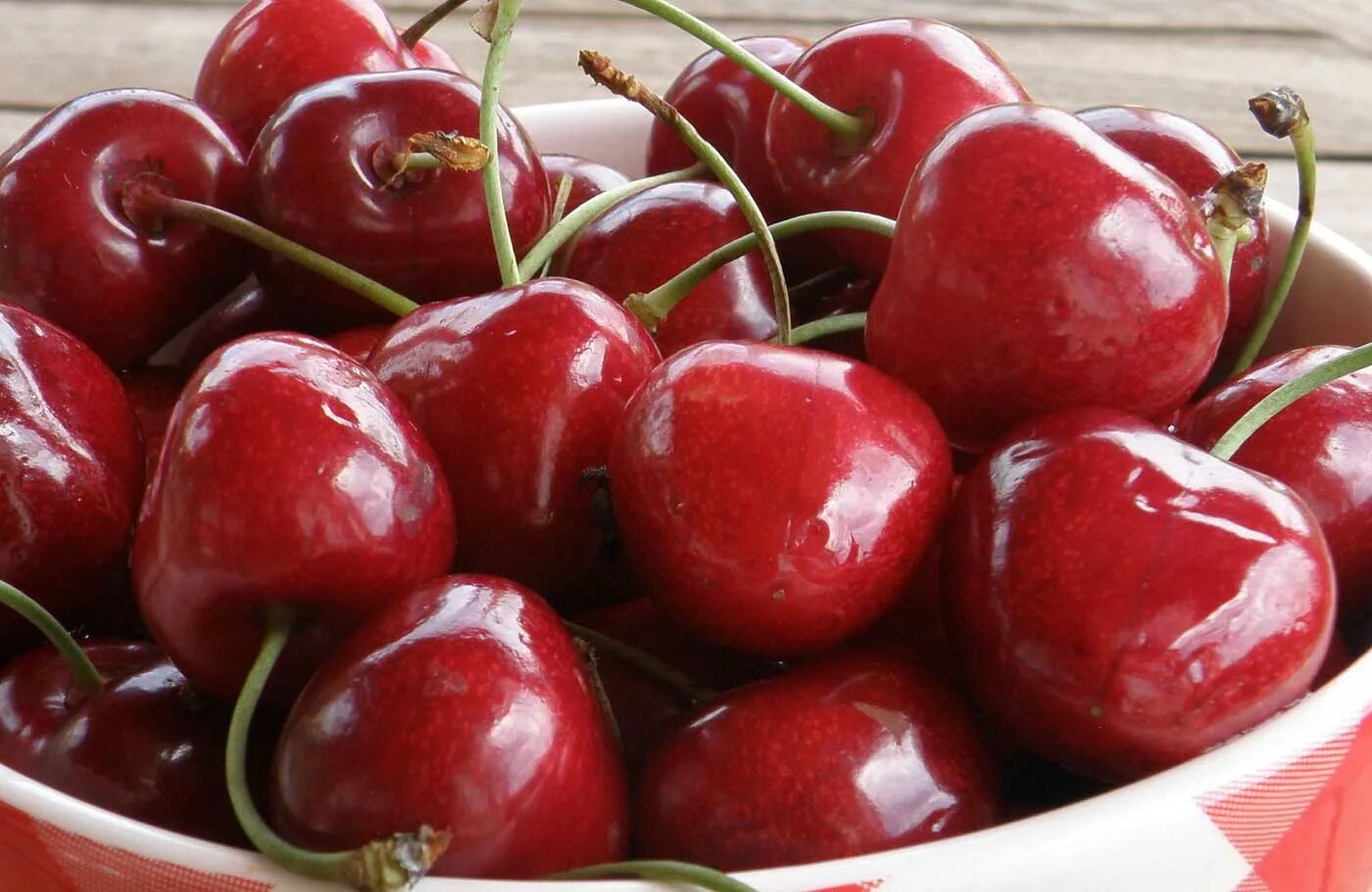 Вишневый 4 буквы. Вишня черри вишня. Черри вишня. Вишня дюк саратовская малышка. Вишневый 4 буквы.