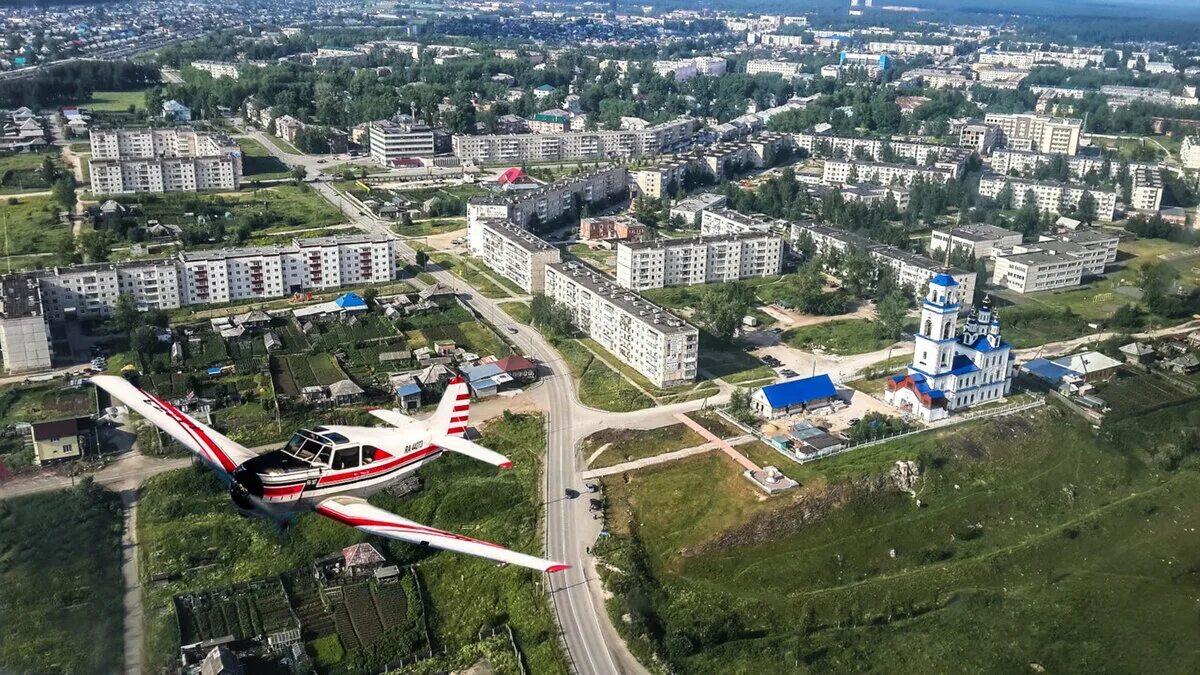 Город североуральск поселок калья. Стелла североуральск. Североуральск площадь города. Горы североуральска свердловской области. Светлана миронова североуральск.