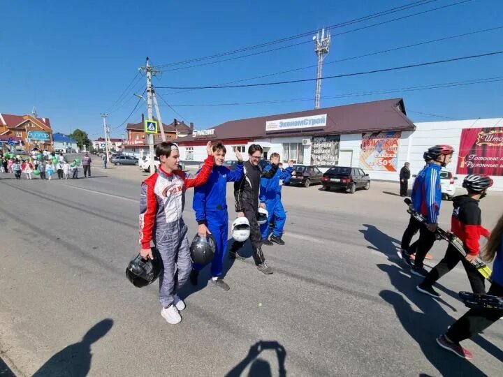 Воскресенье 10 30. Последователи Турана Татарстан шествие. Празднование деревни Тундинка 2022 год август.