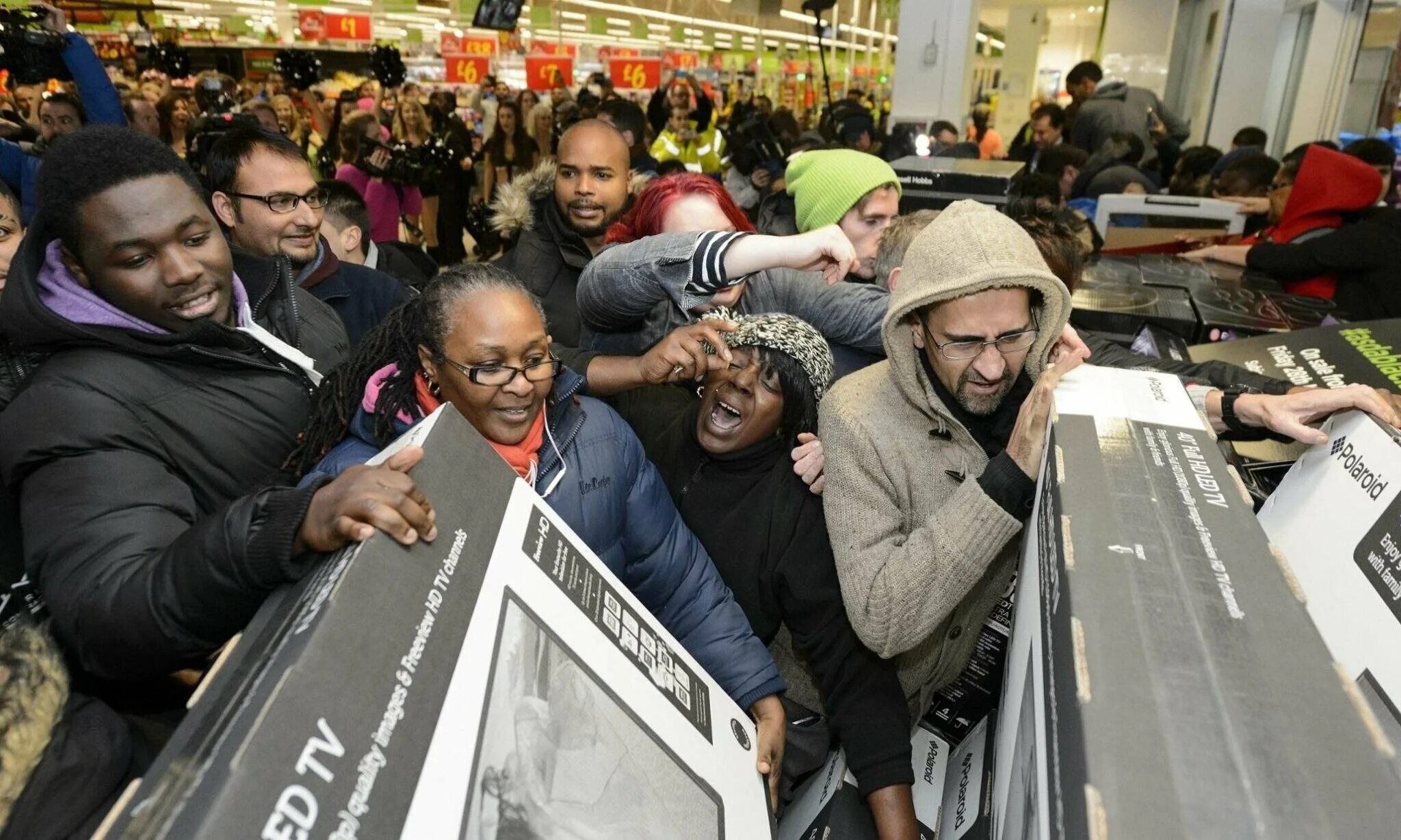 Черная пятница. Америка Black Friday. Черная пятница в Америке. Черная пятница в США толпы народу. Черный вынести