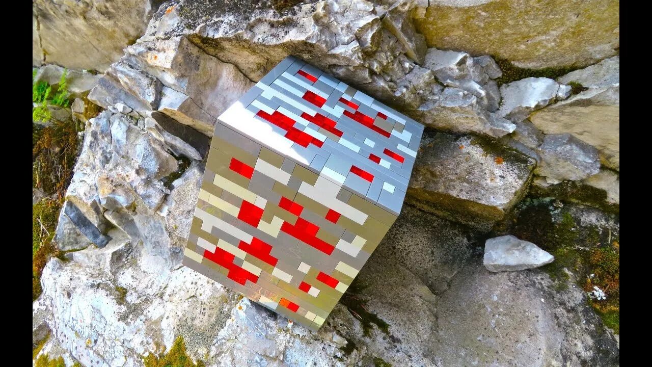 Редстоун блок в майнкрафт. Редстоун фонарь крафт. Minecraft редстоун. Редстоун камень. Редстоунер в майнкрафте.