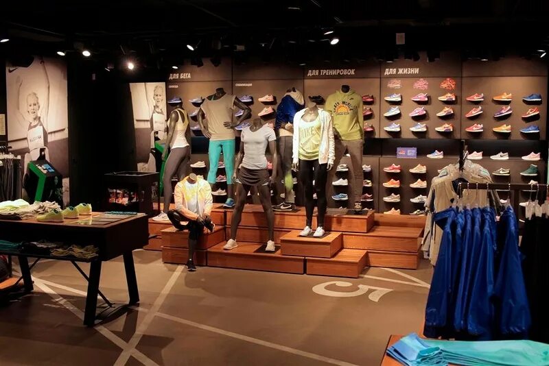 Атриум спорт. Магазин спортивной одежды. Фирменный магазин Nike. Магазин найк в Санкт-Петербурге. Nike магазины СПБ.