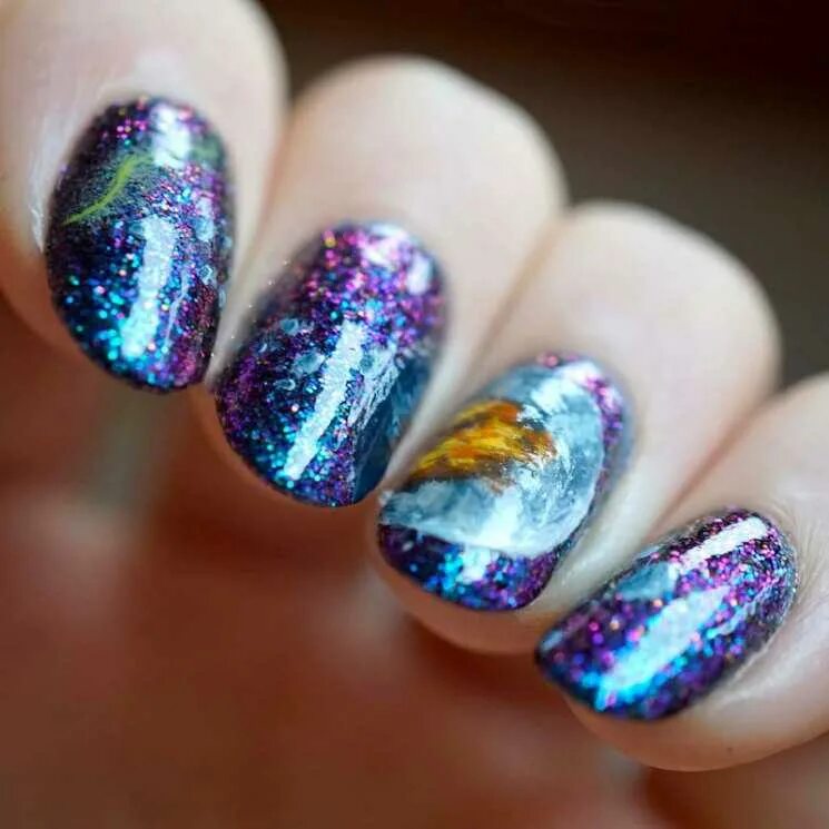 Маникюр космос. Красивый маникюр космос. Красивые ногти космос. Северное сияние на ногтях. Маникюр косма.