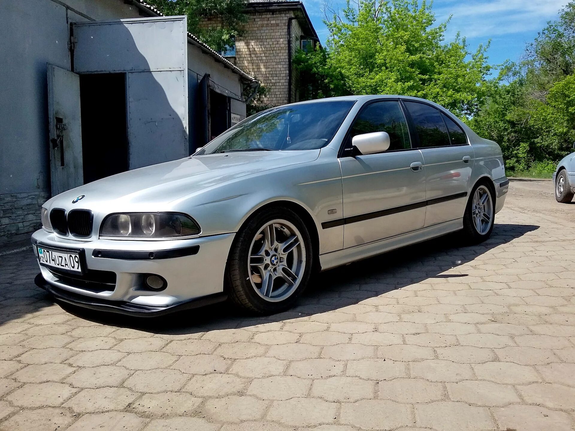 Бмв е39 рестайлинг. Bmw 5 series (e39). Бмв 5 е39. Бмв 5 кузов е39. Бмв е39 воронеж.