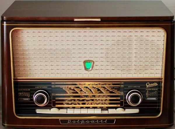 радиола филипс. радиоприемник нева ссср. ламповые радиоприёмники graetz. ламповый радиоприемник люкс-2. ламповые радиоприемники на авито.