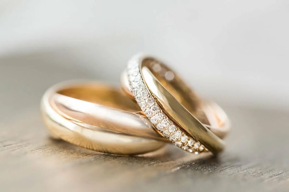 Свадебные кольца. Кольца на свадьбу обручальные. Обручальное кольцо для девушки. Кольцо к обручальному кольцу. Понравились кольца