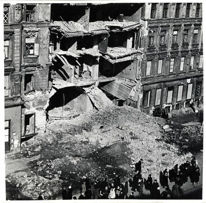 Здание блокадного ленинграда. Борис кудояров - &quot;ленинград в блокаде. 1942. разрушения в блокадном ленинграде. б. кудояров блокада ленинграда.