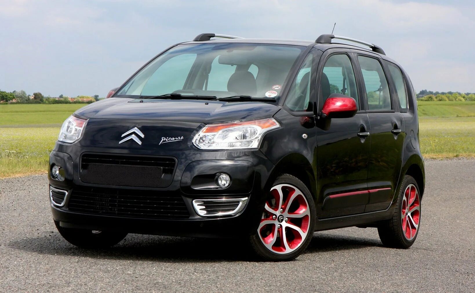 Citroen c3 picasso. Citroen c3 2006. Шины ситроен с3. Ситроен с 3 пикассо литые диски. Ситроен с3 2003 года.