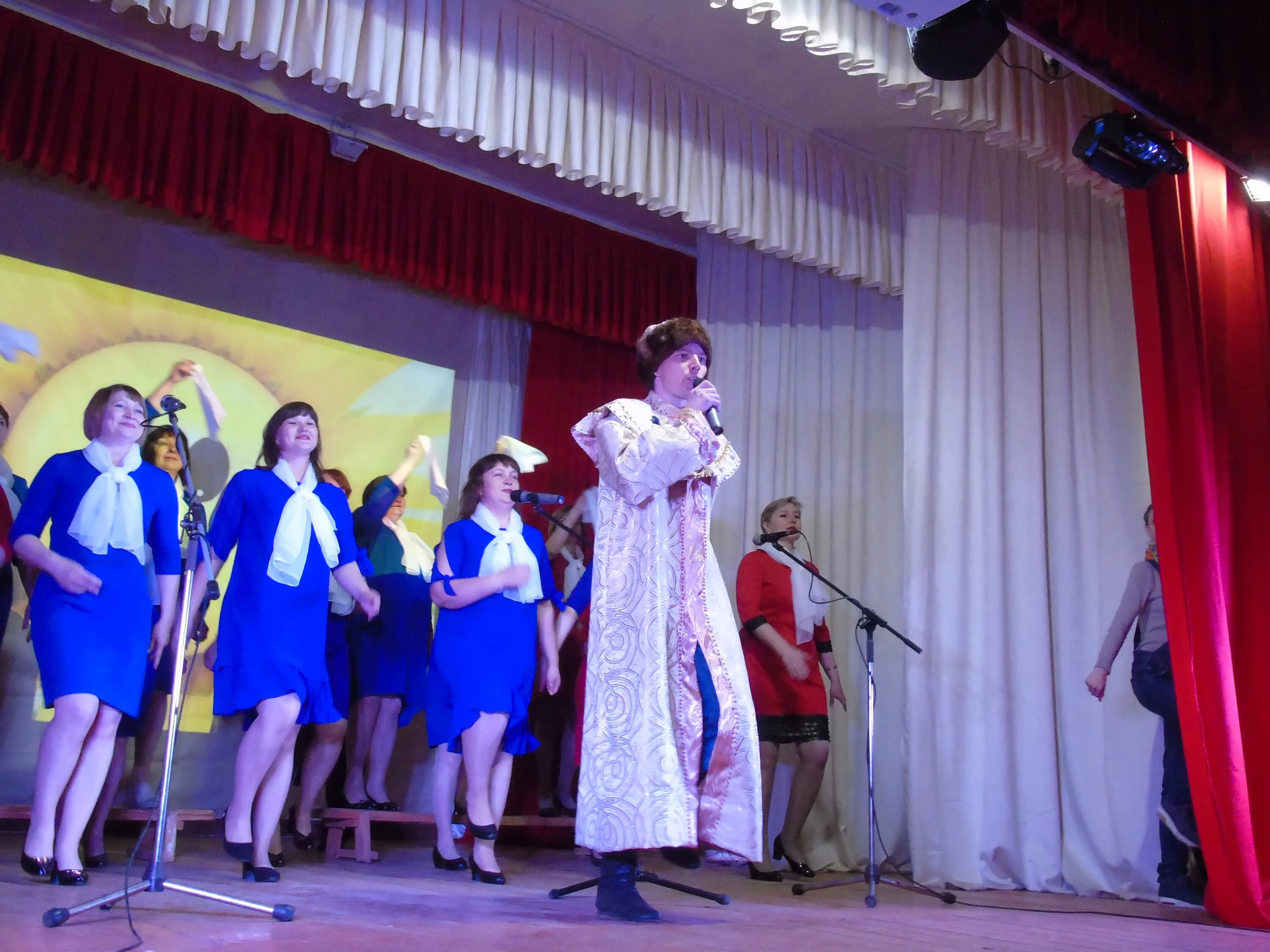Подслушано пыщуг. Выпускной пыщуг. музыкальная школа в пыщуге. подслушано пыщуг костромской.