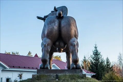 Конь с яйцами