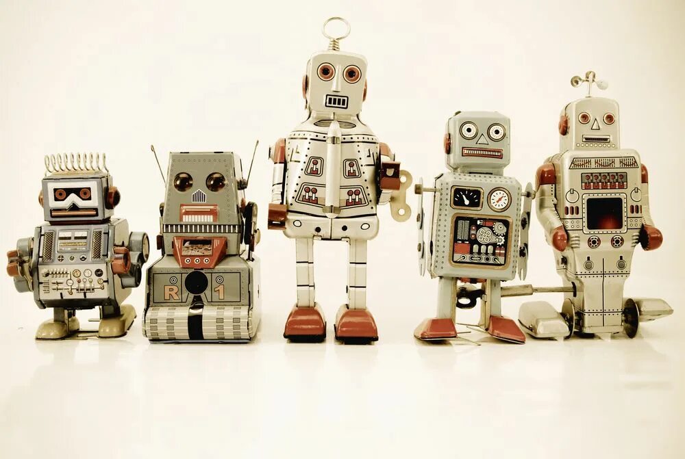Robots out. Робот. Разные роботы. Роботы и робототехника. Игрушка робот.