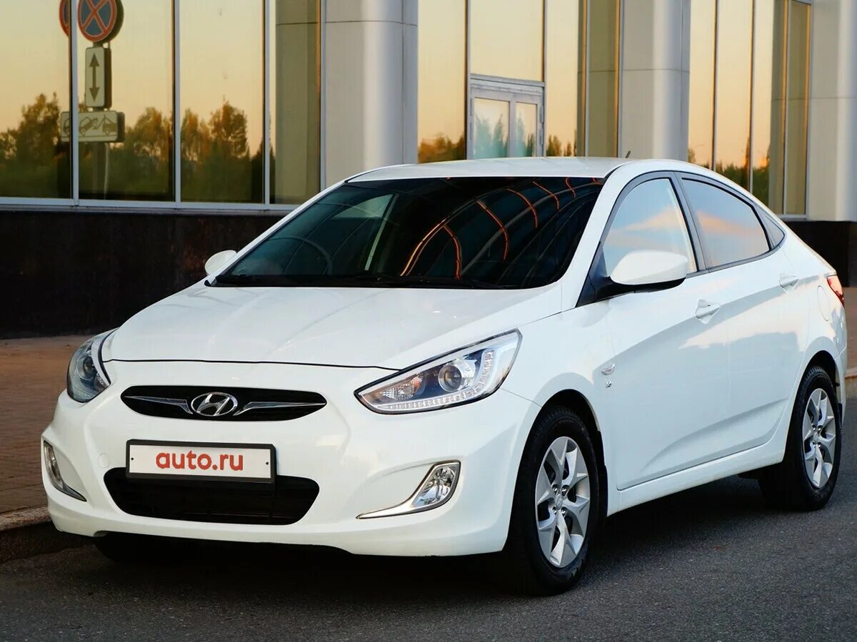 Солярис машина фото. Hyundai Solaris 2014. Hyundai Solaris 2014 седан. Hyundai Solaris 1 2014. Хендай Солярис 2014 белый.