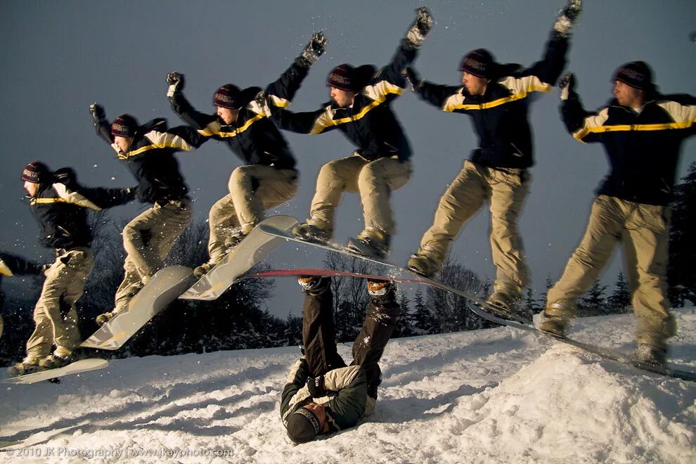 Несколько кадров. Движение. Покадровая фотосъемка. Много людей в одном кадре.