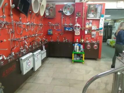 Отдел сантехники в магазине