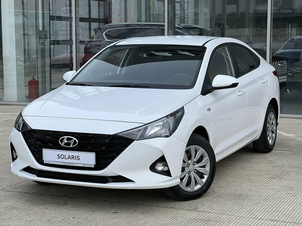 Новый солярис 2022. Хендай солярис 2022 белый. Новый хёндай солярис 2022. Hyundai solaris 2022. Хендай солярис 2022 синий нью.